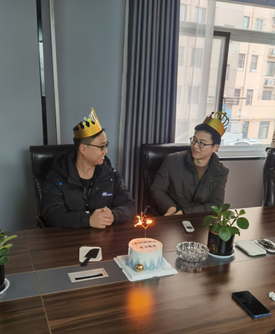 暖心相伴，共庆生辰 —— 尊龙凯时人生就搏集团1月生日会温馨举行